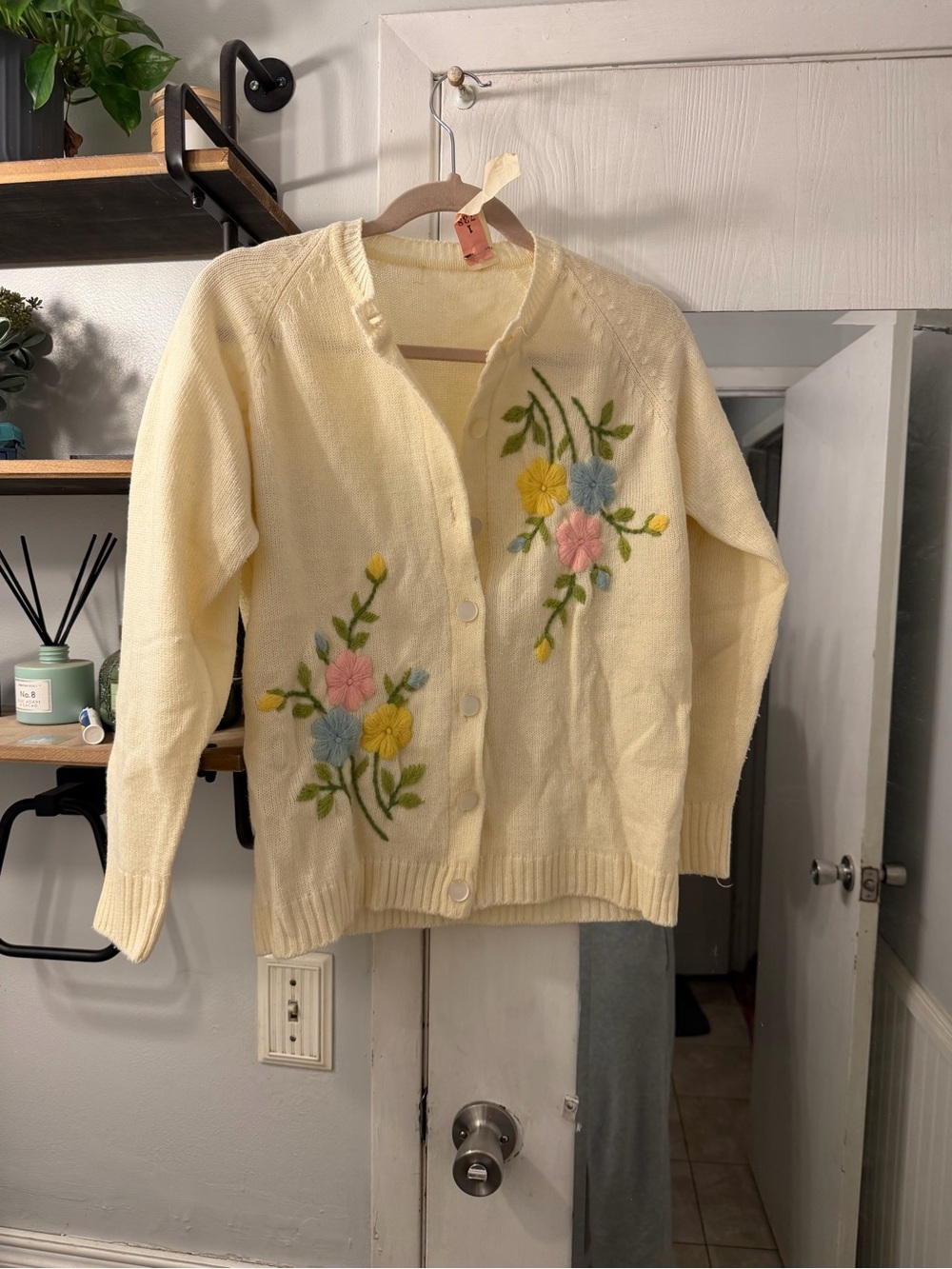 Vintage Cream Floral Embroidered Button-Up Women's Sweater Cardigan